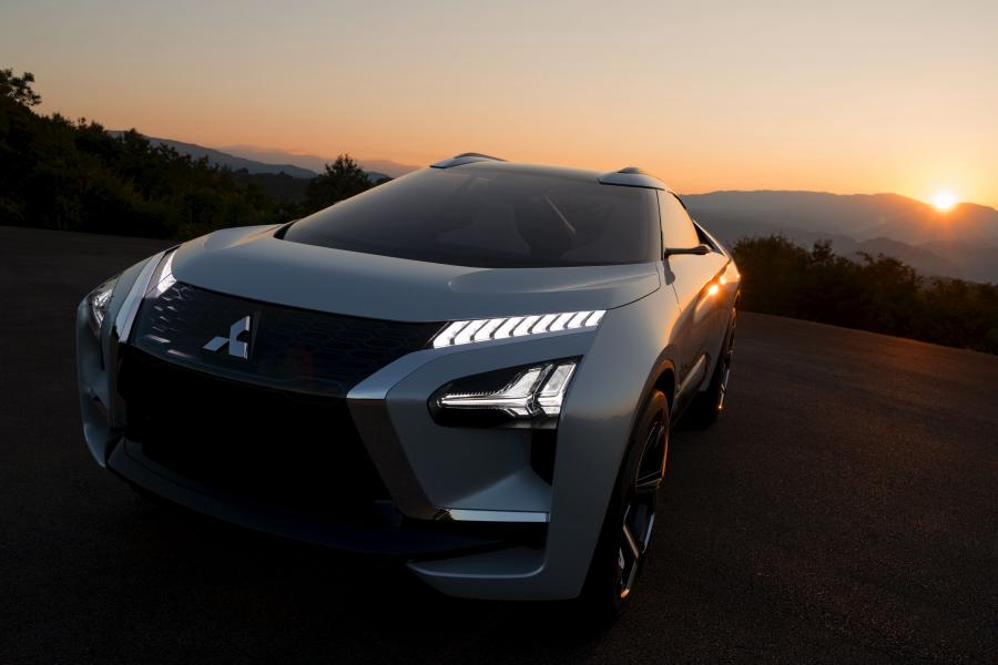  Mitsubishi e-Evolution Concept 2017 года  (фото 24 из 40)